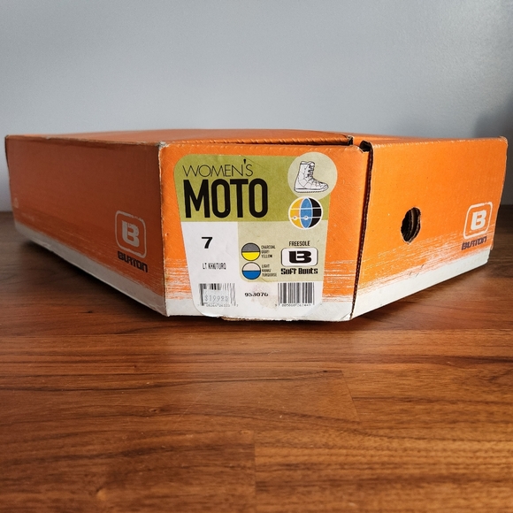 BURTON Snowboarding Boots - Picture 7 of 13